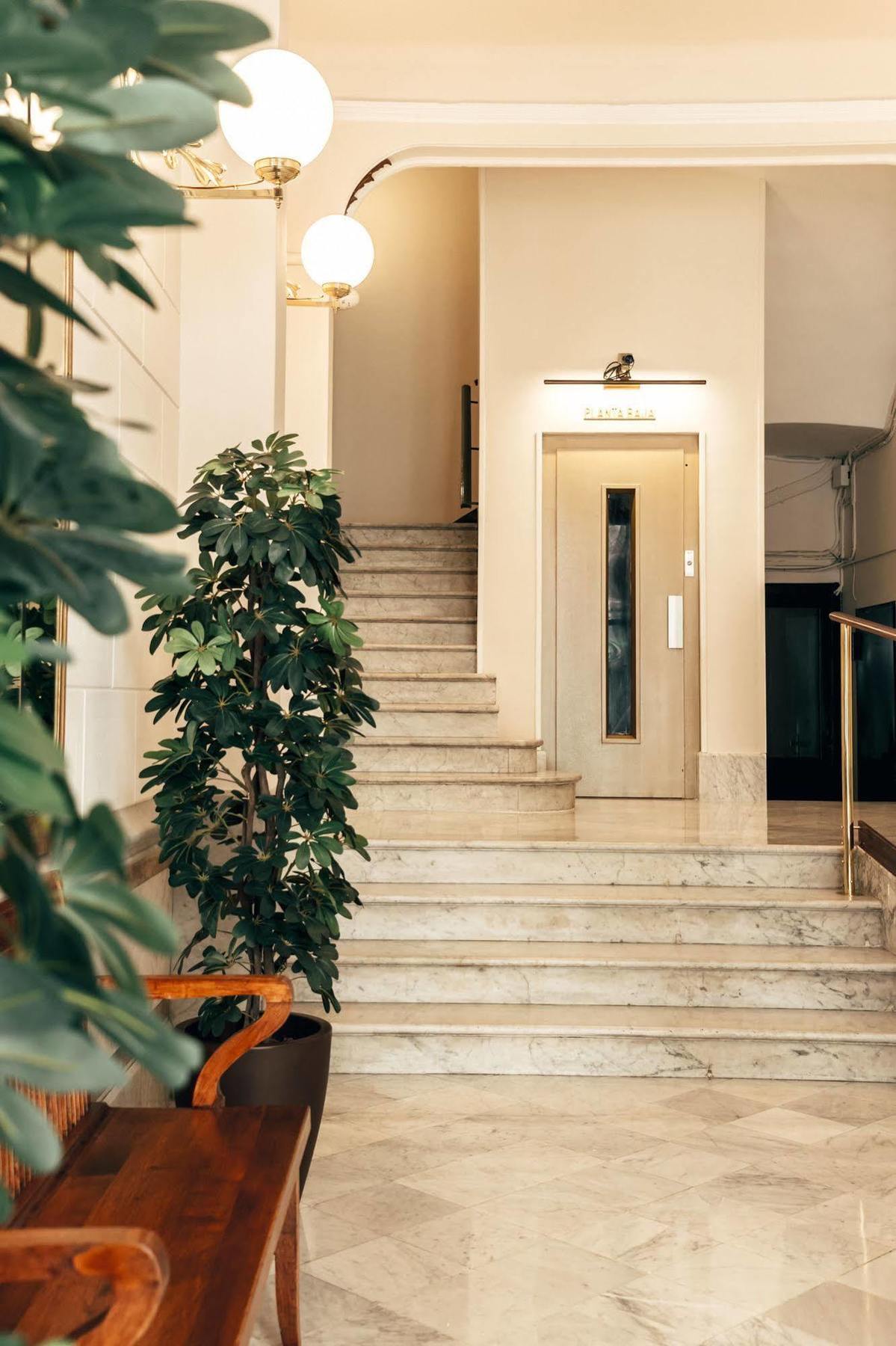 Anakena House Bed & Breakfast Барселона Екстериор снимка