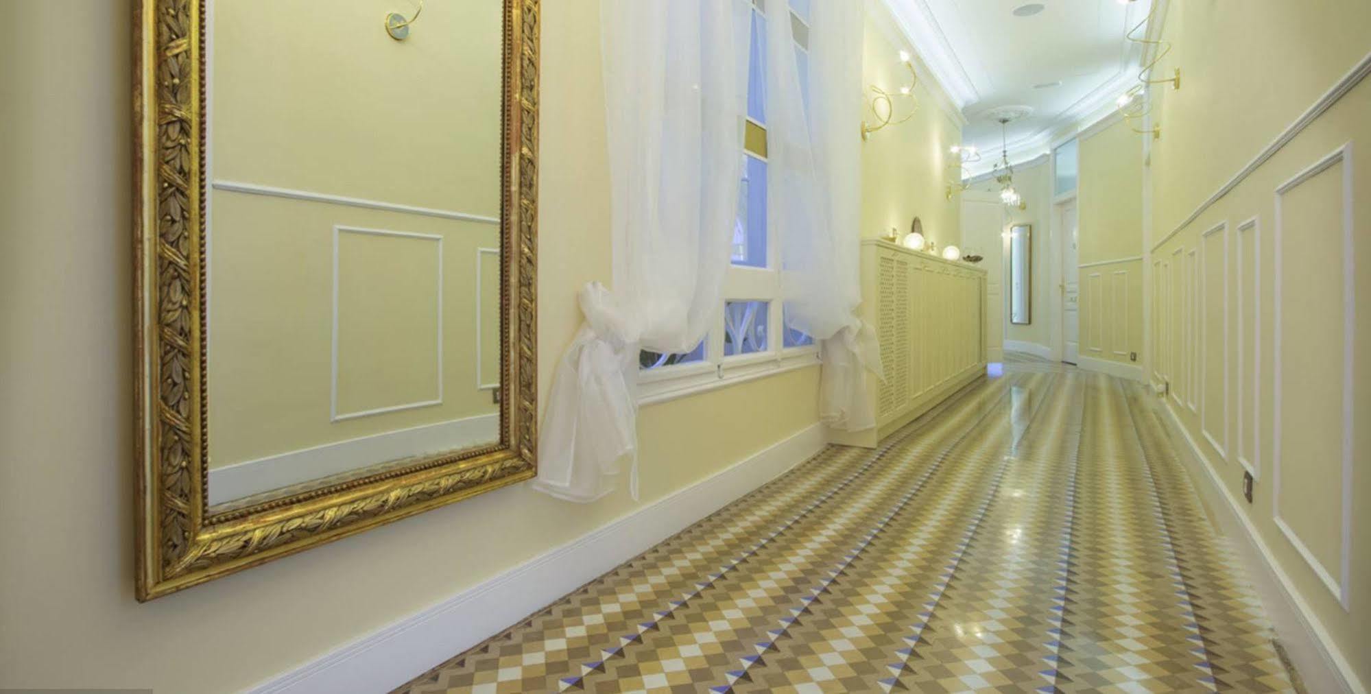Anakena House Bed & Breakfast Барселона Екстериор снимка
